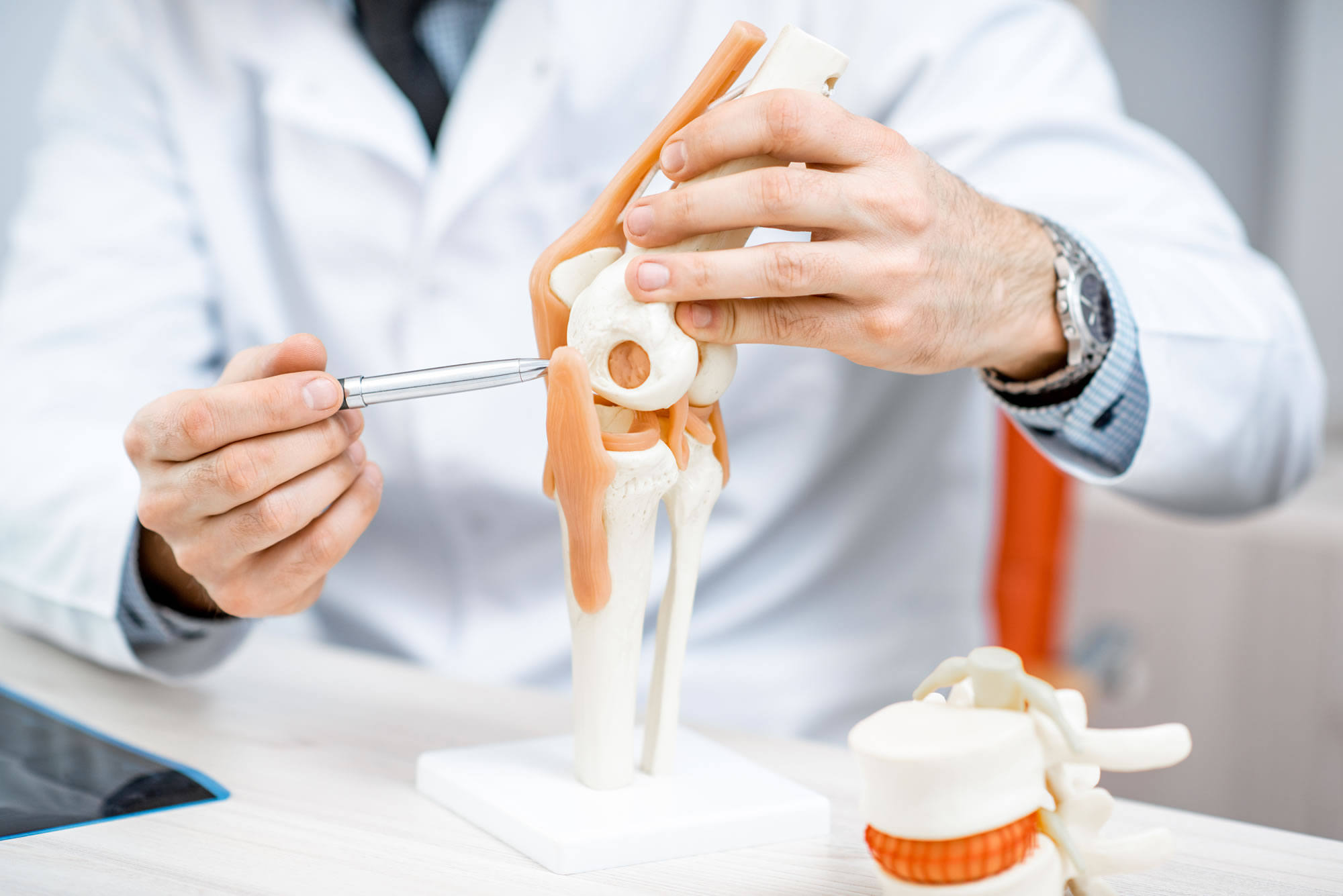 Doctor Luis Clavel | Cirugía de rodilla rodilla